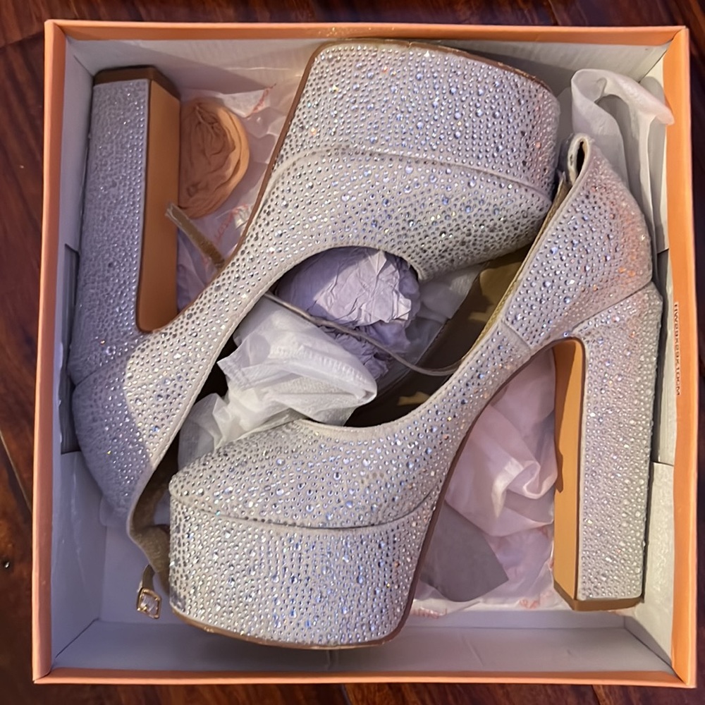 Lemonade Violet platforms